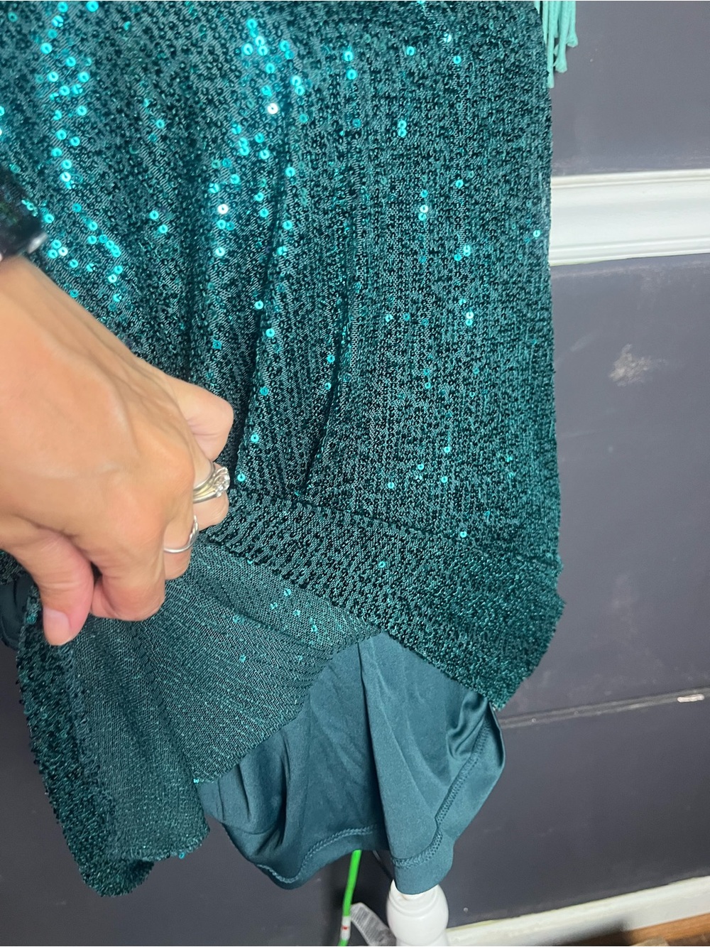 Fashion to Figure Women’s 2X Green Sequin Top - Picture 6 of 7
